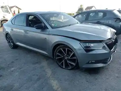 Veicolo di demolizione skoda superb (3v3) active dell'anno 2019 alimentato dfga