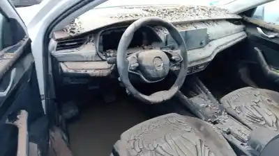 Veicolo di demolizione skoda octavia combi (nx5) ambition dell'anno 2022 alimentato dla