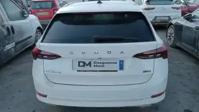 Veicolo di demolizione skoda octavia combi (nx5) ambition dell'anno 2022 alimentato dla