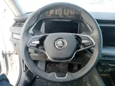 Veicolo di demolizione skoda octavia combi (nx5) ambition dell'anno 2022 alimentato dla