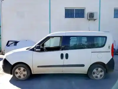 Veículo de Sucata opel combo d kasten l1h1 2.4t do ano 2016 alimentado a13fd
