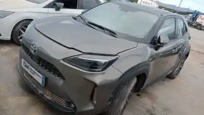 Veículo de Sucata TOYOTA YARIS (XP21) HYBRID STYLE do ano 2023 alimentado M15A
