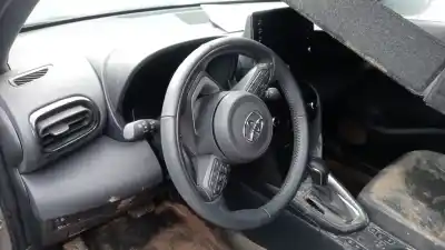 Veículo de Sucata toyota yaris (xp21) hybrid style do ano 2023 alimentado m15a