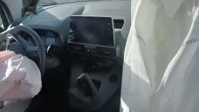 Veículo de Sucata opel combo life edition do ano 2023 alimentado yh01