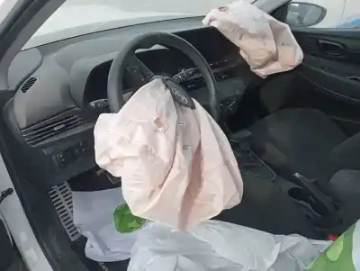 Vehicul casat hyundai bayon essence mild-hybrid 2wd al anului 2024 alimentat 