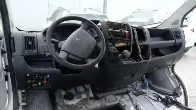 Veículo de Sucata peugeot boxer furgón 328 l1h1 komfort bluehdi 110 do ano 2019 alimentado 