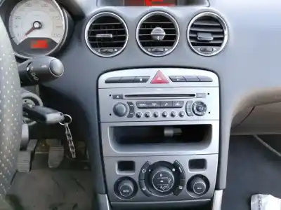 Vehicul casat peugeot 308 premium al anului 2007 alimentat rhr