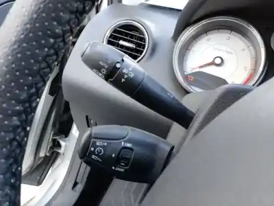 Vehicul casat peugeot 308 premium al anului 2007 alimentat rhr