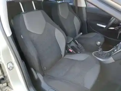 Vehicul casat peugeot 308 premium al anului 2007 alimentat rhr