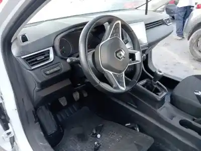 Scrapping Vehicle renault clio v equilibre of the year 2023 powered k9ku8