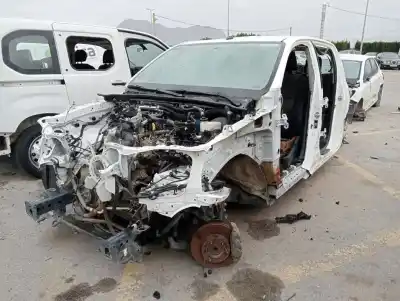 Vehicul casat toyota hilux (gun1) doble cabina dlx 4x4 al anului 2022 alimentat 2gd