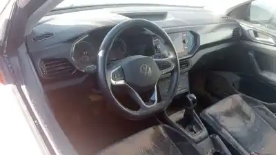 Verschrottungsfahrzeug volkswagen t-cross advance des jahres 2022 angetrieben dla