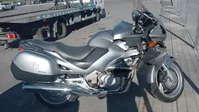 Verschrottungsfahrzeug honda nt650v  des jahres 2005 angetrieben 