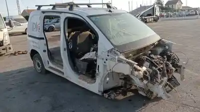 Verschrottungsfahrzeug TOYOTA PROACE CITY  des Jahres 2022 angetrieben YH01