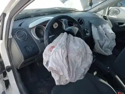 Veículo de Sucata seat ibiza (6j5) reference do ano 2011 alimentado cay