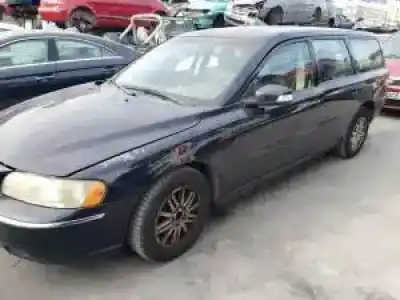 Sloopvoertuig volvo v70 familiar b5244s van het jaar 2000 aangedreven 