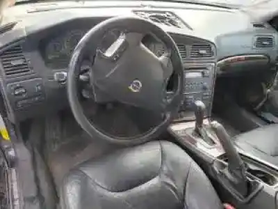 Sloopvoertuig volvo v70 familiar b5244s van het jaar 2000 aangedreven 