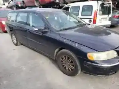 Sloopvoertuig volvo v70 familiar b5244s van het jaar 2000 aangedreven 