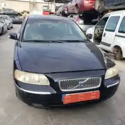 Sloopvoertuig VOLVO V70 FAMILIAR B5244S van het jaar 2000 aangedreven 