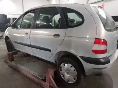 Здавання транспортного засобу renault                                            scenic (ja..)                                                                                                                                                                                                                                              f9q744 року 2001 потужний 