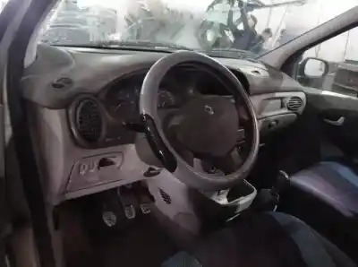 Здавання транспортного засобу renault                                            scenic (ja..)                                                                                                                                                                                                                                              f9q744 року 2001 потужний 