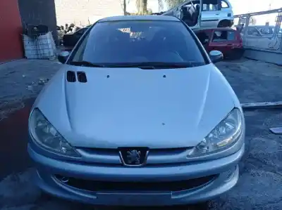 Vehicul casat PEUGEOT                                            206 BERLINA                                                                                                                                                                                                                                                XS                                                                                                                                                                                                                                                         al anului 2004 alimentat WJZ