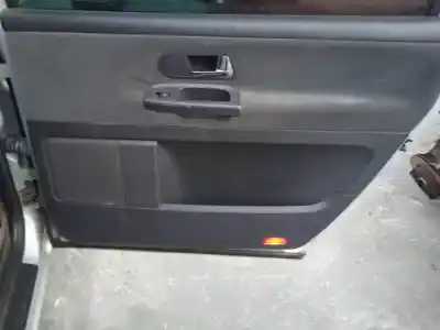 Здавання транспортного засобу ford galaxy (vy) asz року 2002 потужний 