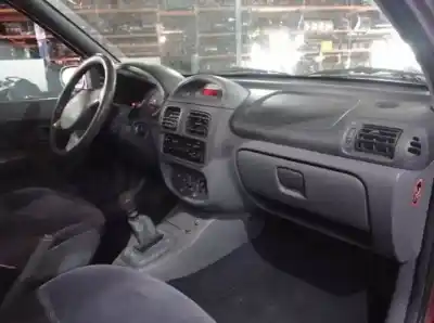 Здавання транспортного засобу renault clio ii fase i (b/cbo) d7f року 1998 потужний 