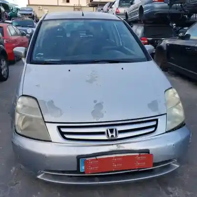 Sloopvoertuig honda stream (rn1/3) k20a1 van het jaar 2001 aangedreven 