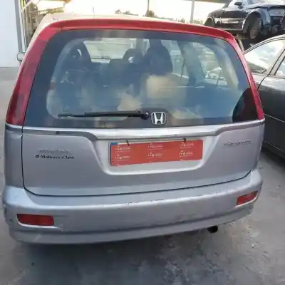 Sloopvoertuig honda stream (rn1/3) k20a1 van het jaar 2001 aangedreven 