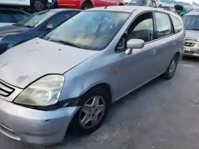 Sloopvoertuig honda stream (rn1/3) k20a1 van het jaar 2001 aangedreven 