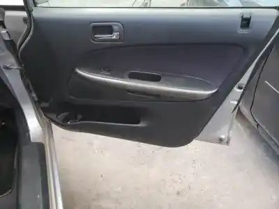 Sloopvoertuig honda stream (rn1/3) k20a1 van het jaar 2001 aangedreven 