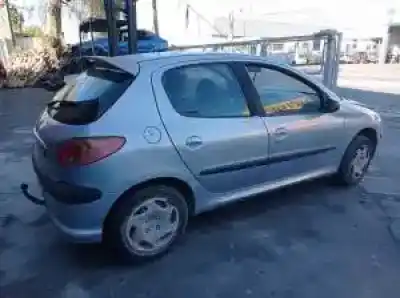 Sloopvoertuig peugeot 206 berlina 8hx van het jaar 1998 aangedreven 