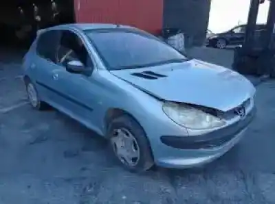 Sloopvoertuig peugeot 206 berlina 8hx van het jaar 1998 aangedreven 