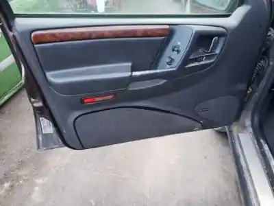 Veículo de Sucata jeep cherokee (xj) 2.5 tdi 4x4 do ano 1996 alimentado 