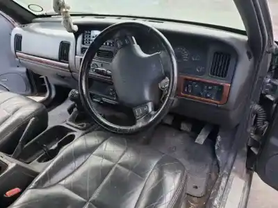 Veículo de Sucata jeep cherokee (xj) 2.5 tdi 4x4 do ano 1996 alimentado 