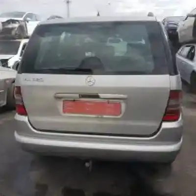 Veículo de Sucata mercedes-benz clase m (w163) m112942 do ano 1997 alimentado 