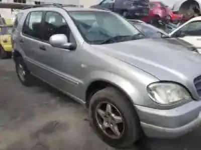 Veículo de Sucata mercedes-benz clase m (w163) m112942 do ano 1997 alimentado 