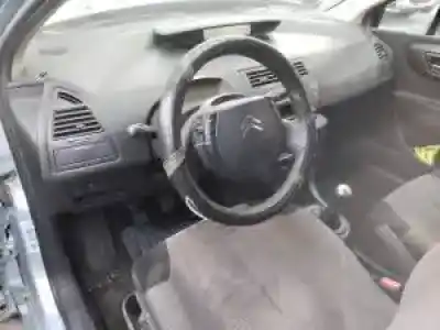 Vehicul casat citroen c4 berlina 9hydv6ted4 al anului 2004 alimentat 