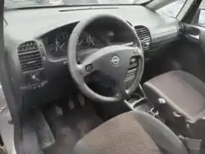 Veículo de Sucata opel zafira a y20dth do ano 2003 alimentado 