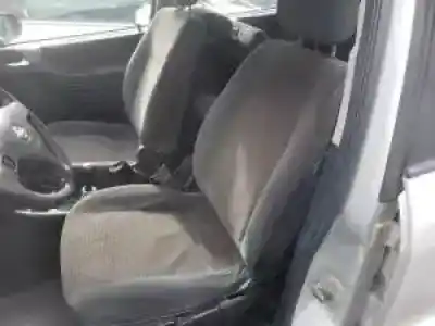 Veículo de Sucata opel zafira a y20dth do ano 2003 alimentado 