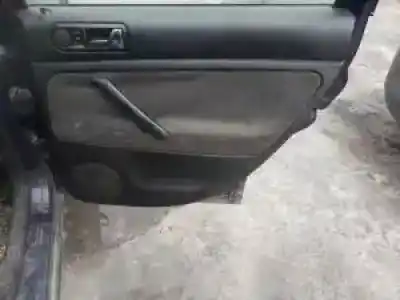 Veículo de Sucata volkswagen passat variant (3b6) awx do ano 2000 alimentado 