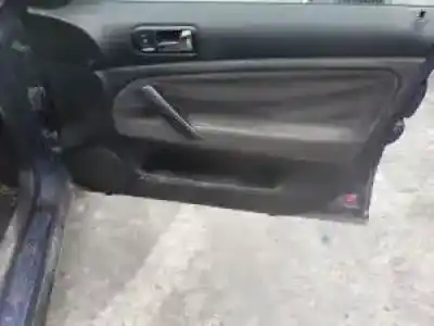 Veículo de Sucata volkswagen passat variant (3b6) awx do ano 2000 alimentado 