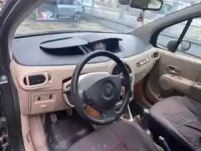 Veicolo di demolizione renault grand modus k9k750 dell'anno 2004 alimentato 