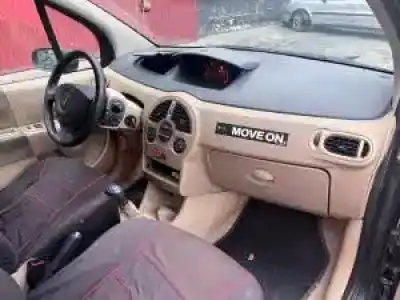 Veicolo di demolizione renault grand modus k9k750 dell'anno 2004 alimentato 