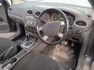 Veículo de Sucata ford focus berlina (cap) aoda do ano 2004 alimentado 