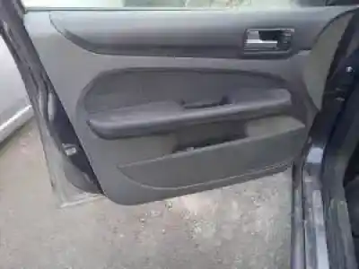 Veículo de Sucata ford focus berlina (cap) aoda do ano 2004 alimentado 