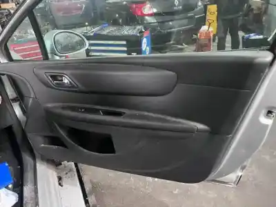 Scrapping Vehicle citroen c4 coupe 9hx of the year 2004 powered 