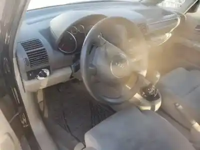 Sloopvoertuig audi a2 (8z) amf/bhc van het jaar 2000 aangedreven 