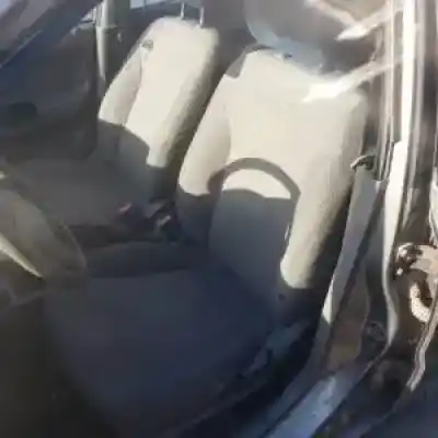 Veículo de Sucata kia rio (dc) a3d do ano 2002 alimentado 